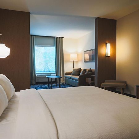 Fairfield Inn & Suites Маркет Екстер'єр фото