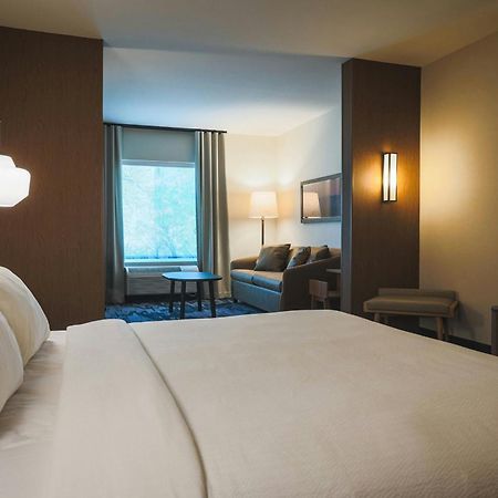 Fairfield Inn & Suites Маркет Екстер'єр фото