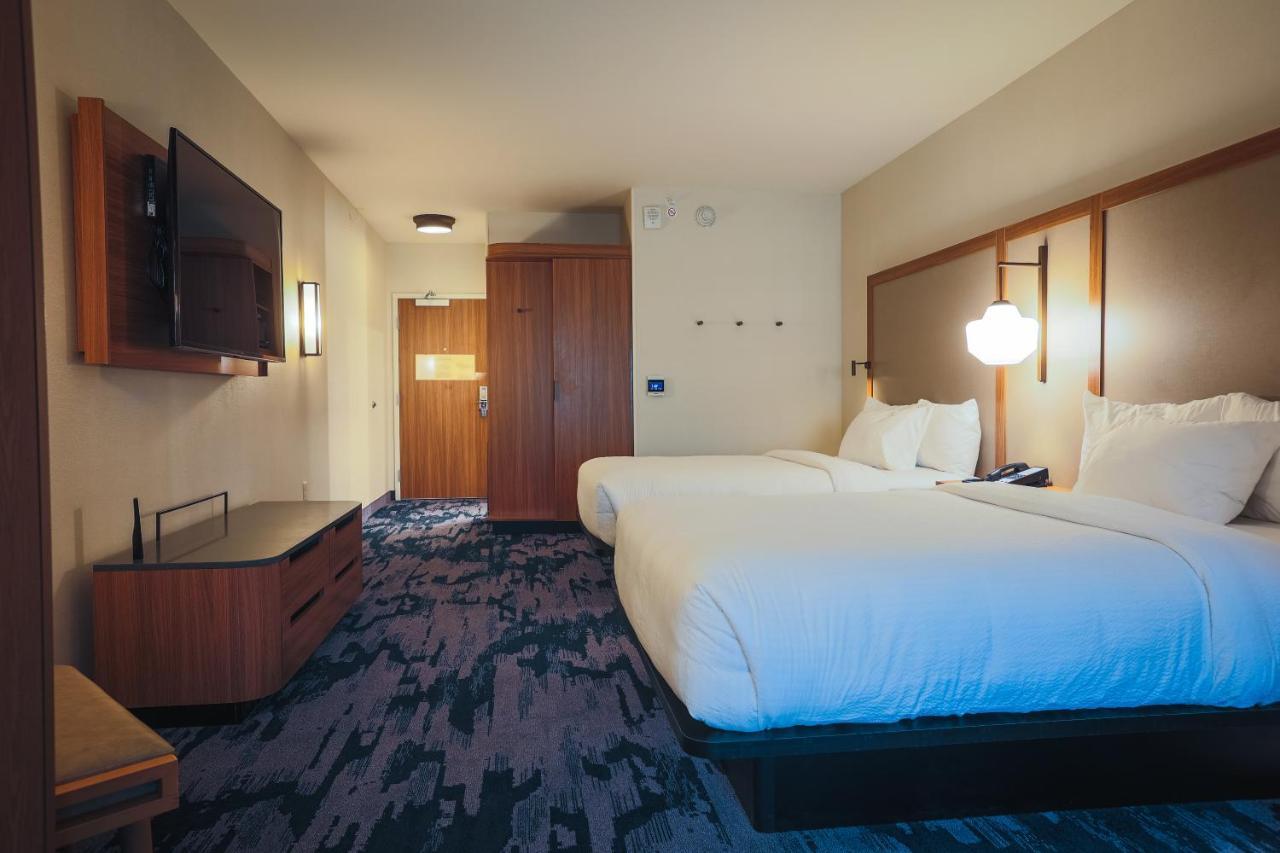 Fairfield Inn & Suites Маркет Екстер'єр фото