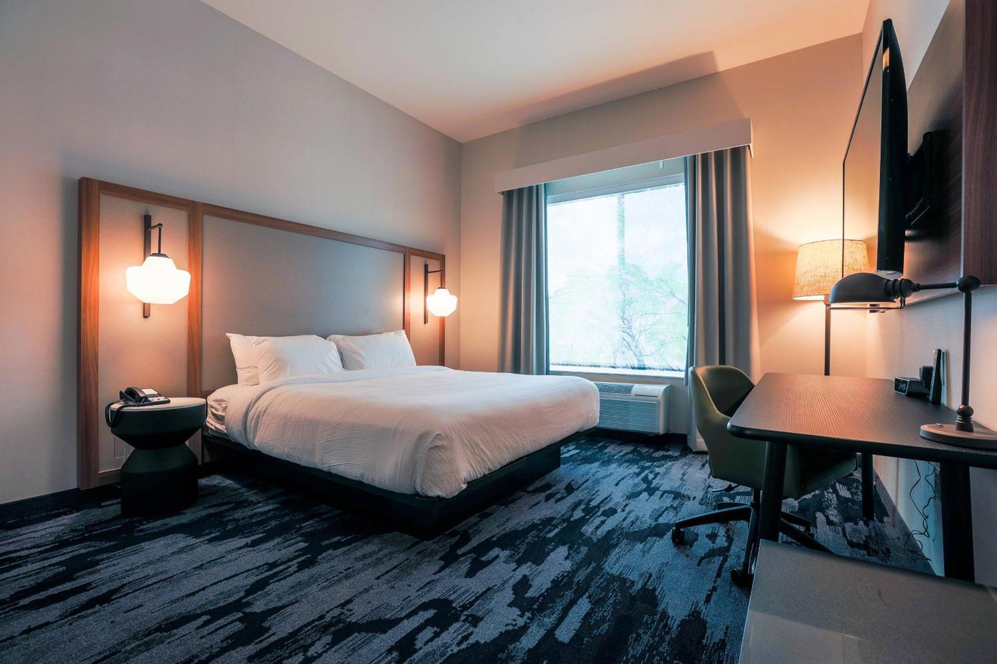 Fairfield Inn & Suites Маркет Екстер'єр фото