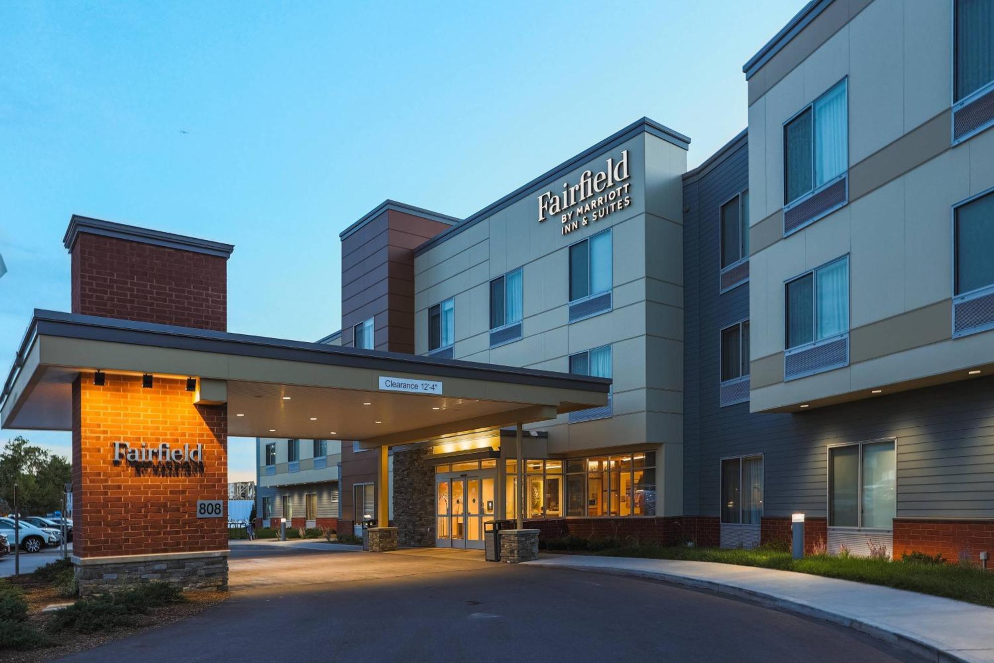 Fairfield Inn & Suites Маркет Екстер'єр фото