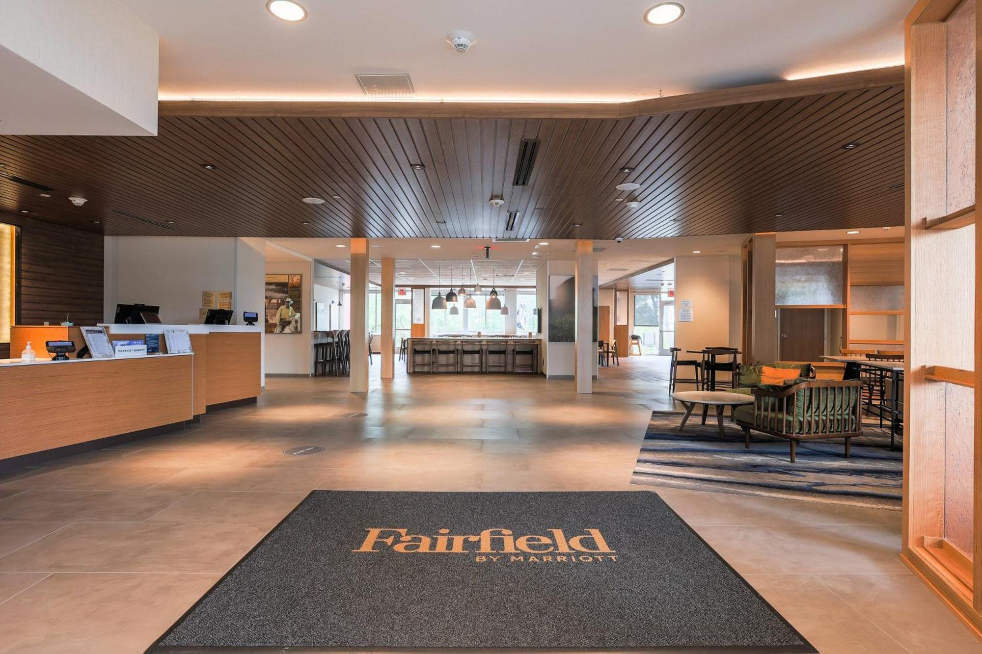 Fairfield Inn & Suites Маркет Екстер'єр фото