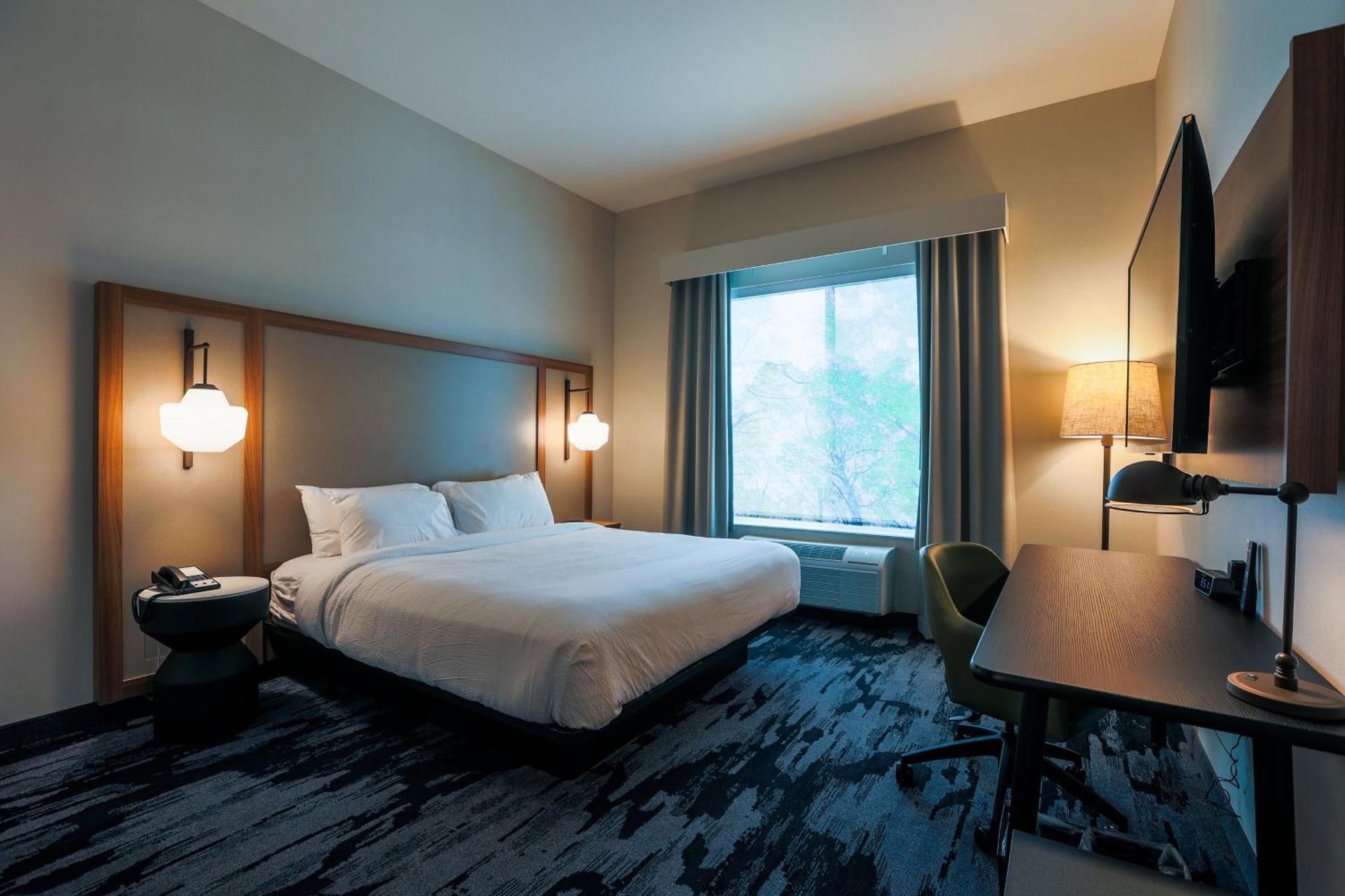 Fairfield Inn & Suites Маркет Екстер'єр фото
