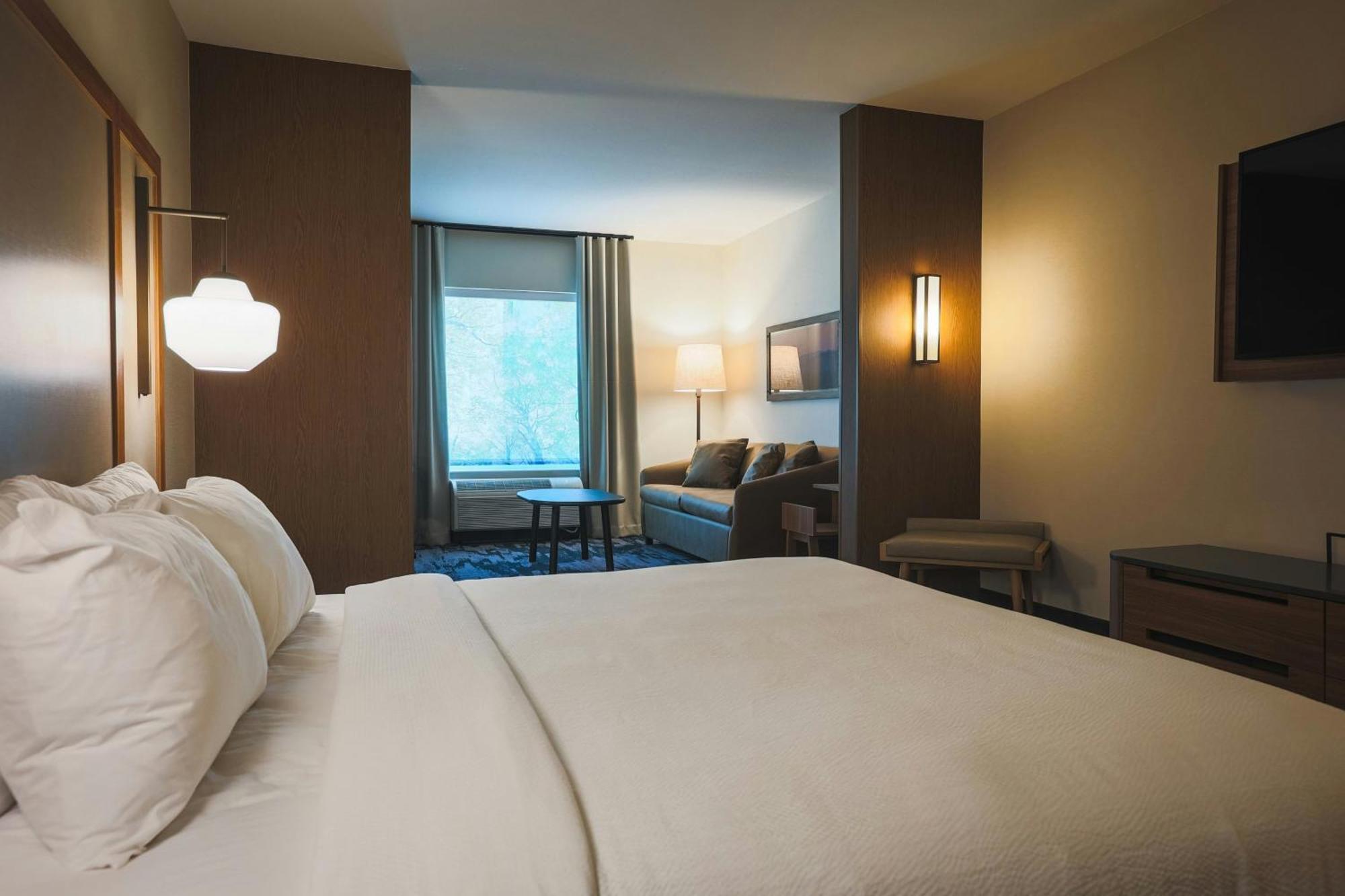 Fairfield Inn & Suites Маркет Екстер'єр фото
